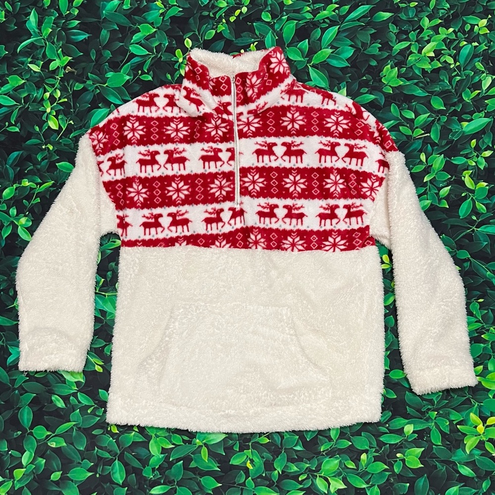 Women’s Medium White & Red Christmas Fleece